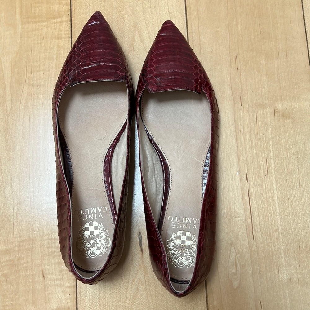 Burgundy pointed snakeskin flats